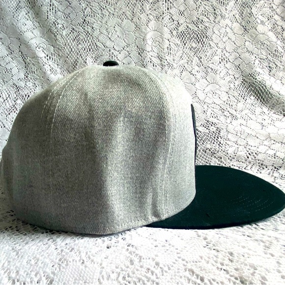 Mickey Mouse hat - Picture 3 of 4